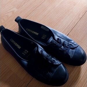 Converse shoes size 10
